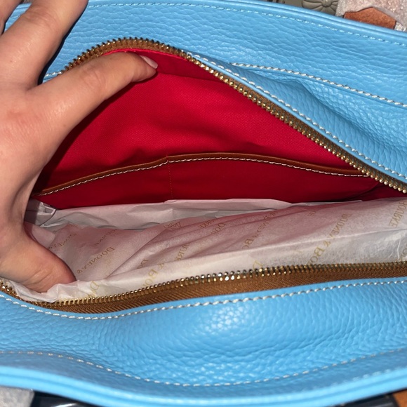 Dooney & Burke Large Shooper & framed coin purse - Picture 11 of 12